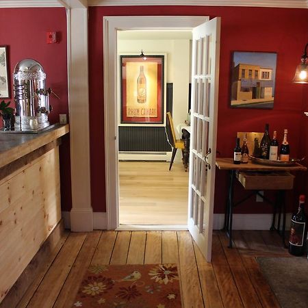King Hill Inn & Kitchen New London エクステリア 写真