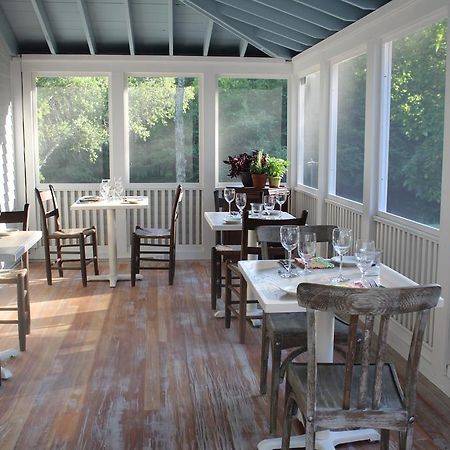 King Hill Inn & Kitchen New London エクステリア 写真